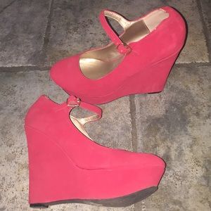 Red wedges